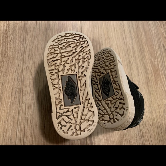 Air Jordan Toddler Shoe - Picture 3 of 5